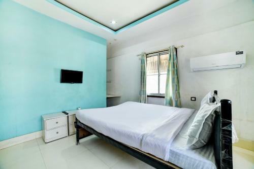 Hostal Oyo 79573 The Royal Inn
