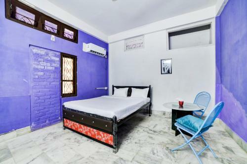 Hostal Oyo 79573 The Royal Inn