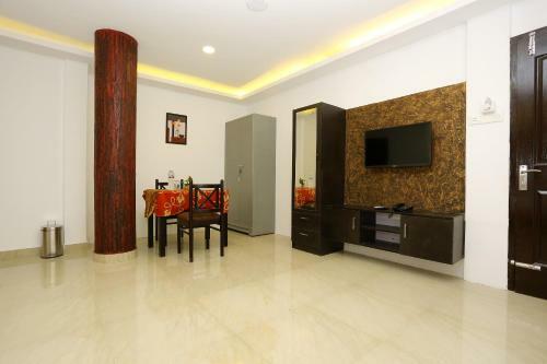 Oyo 9620 Hotel Emza Residency