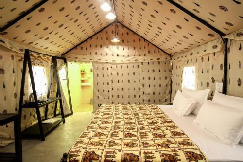 Hotel Dev Bhoomi Farms & Cottages