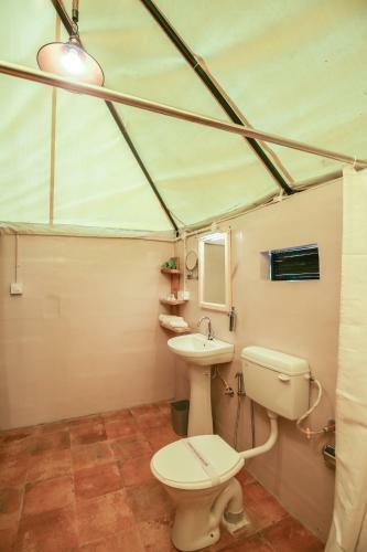 Hotel Dev Bhoomi Farms & Cottages