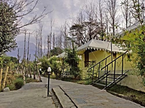 Hotel Dev Bhoomi Farms & Cottages