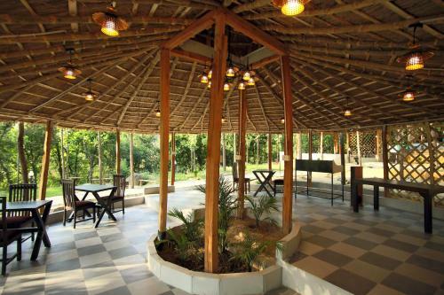 Hotel Dev Bhoomi Farms & Cottages
