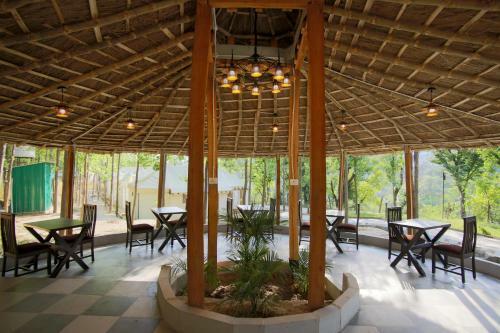 Hotel Dev Bhoomi Farms & Cottages