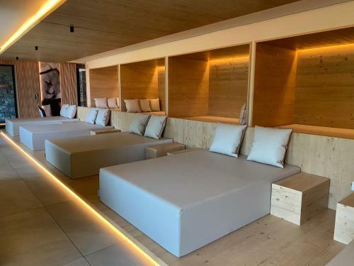 Hotel Mont Avic Resort