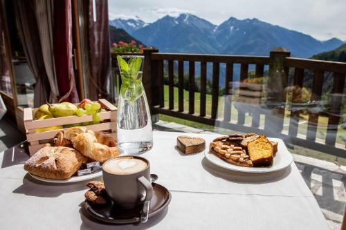 Hotel Mont Avic Resort