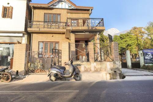 Hostal Oyo 78306 Sunshine Homestay