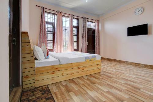 Hostal Oyo 78596 Ashok Homes