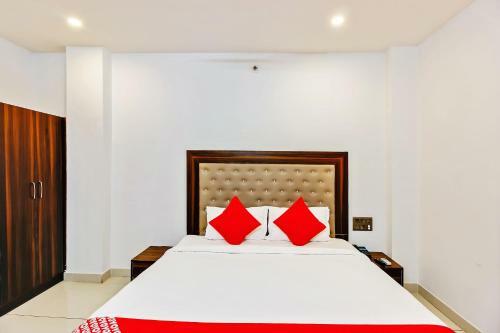 Hotel Oyo 29131 Rk Grand