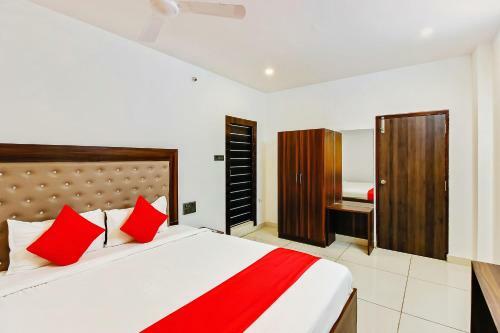 Hotel Oyo 29131 Rk Grand