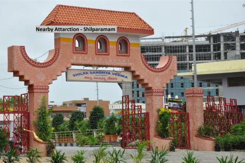 Hotel Silverkey Executive Stays 40736 Divine Babylon 2