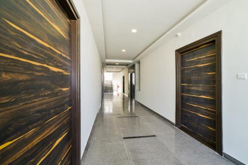 Hotel Silverkey Executive Stays 40736 Divine Babylon 2