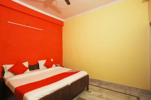 Hotel Oyo 42405 Noida Relax