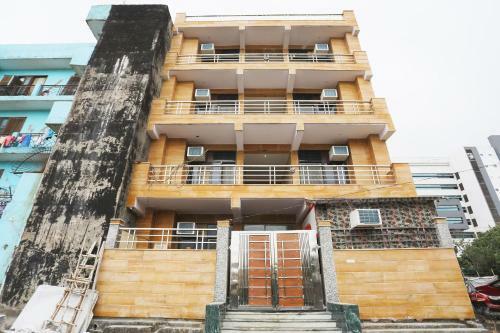 Hotel Oyo 42405 Noida Relax