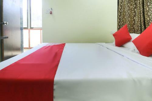 Hotel Oyo 69575 Nisarg Blue