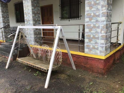 Hotel Patil Cottage
