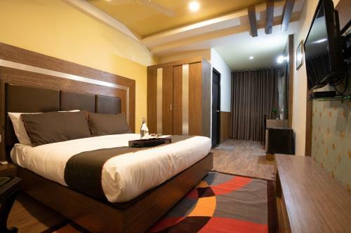 Oyo 79355 Collection O Hotel Adona