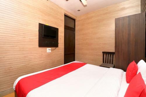 Oyo 28162 Hotel D.r. Plaza