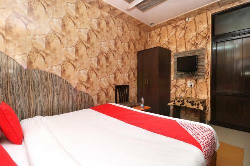 Oyo 28162 Hotel D.r. Plaza