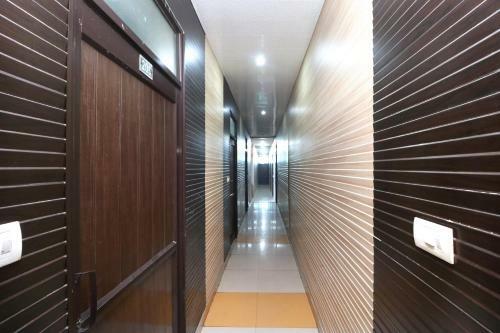 Oyo 28162 Hotel D.r. Plaza
