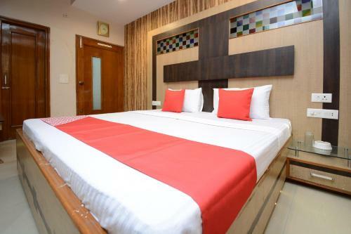 Oyo 29312 Hotel Royal's