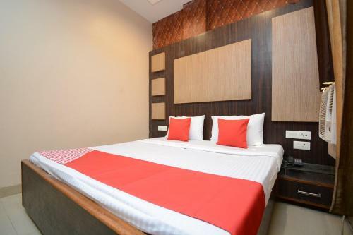 Oyo 29312 Hotel Royal's