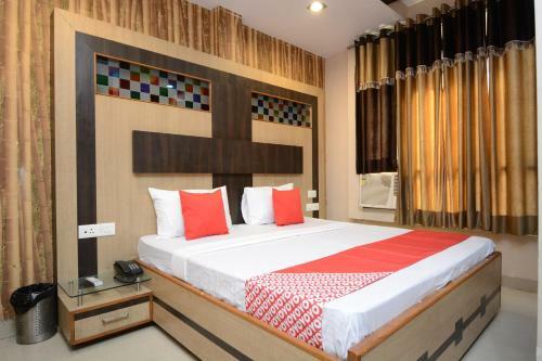 Oyo 29312 Hotel Royal's