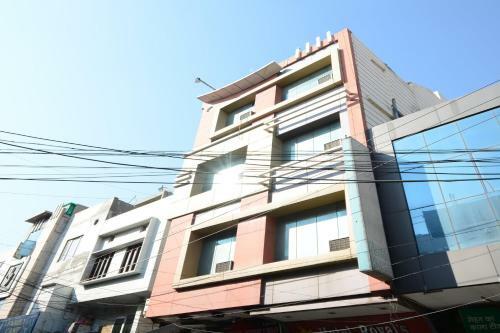 Oyo 29312 Hotel Royal's