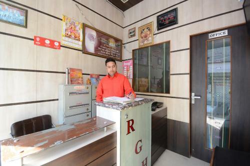 Oyo 29312 Hotel Royal's