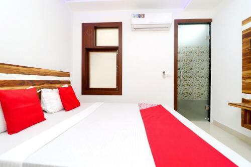 Oyo 40722 Hotel Galaxy
