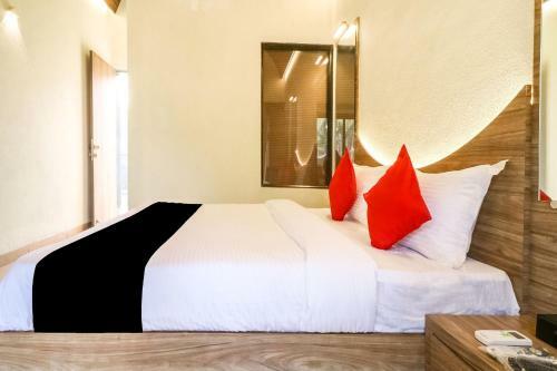 Hotel Capital O 47512 Eleven Petals Resort