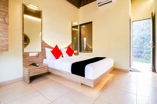 Hotel Capital O 47512 Eleven Petals Resort