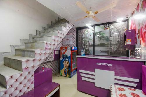 Spot On 75417 Hotel Adesh