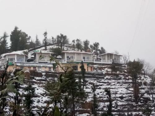 Vamoose Pahadi Ghar