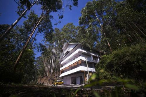 Hotel La Flora Spicewood,munnar