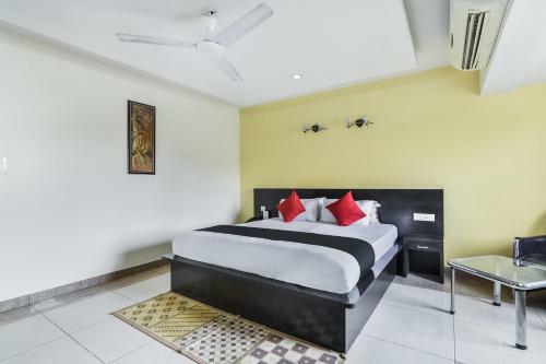 Capital O 38083 Vyas Hotel Grand Metro
