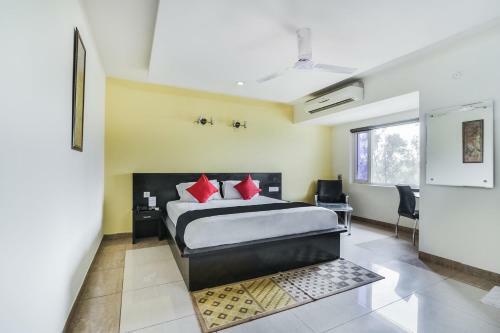 Capital O 38083 Vyas Hotel Grand Metro