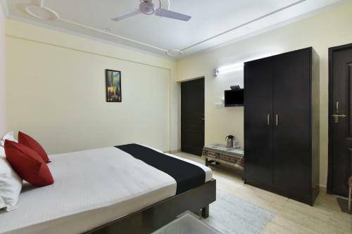 Capital O 38083 Vyas Hotel Grand Metro