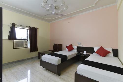 Capital O 38083 Vyas Hotel Grand Metro