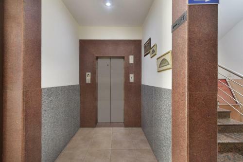 Capital O 38083 Vyas Hotel Grand Metro
