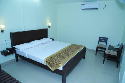 Hotel Kallarackal Residency