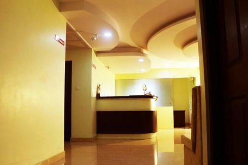 Hotel Kallarackal Residency