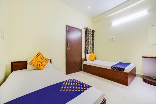 Oyo 26989 Hotel Invogue
