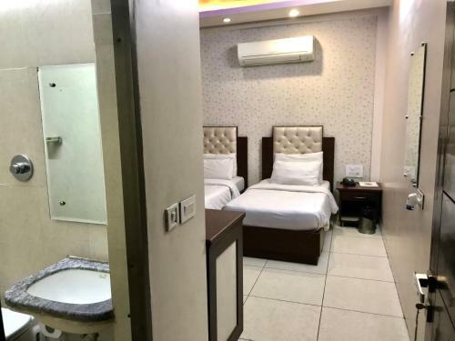 Hotel Leela Residency