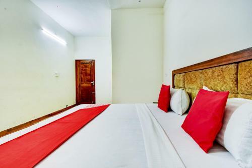 Oyo 15742 Hotel Ashoka