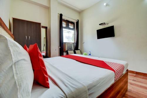 Oyo 15742 Hotel Ashoka