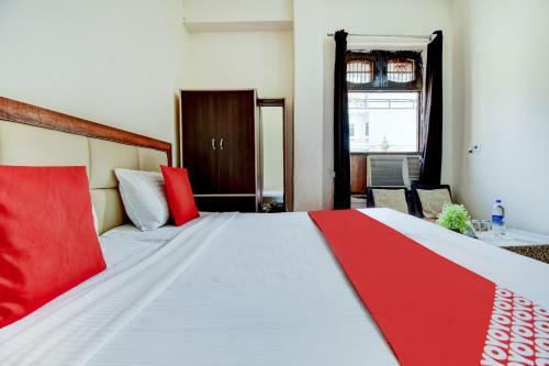 Oyo 15742 Hotel Ashoka