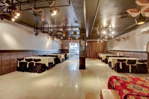 Oyo 15742 Hotel Ashoka