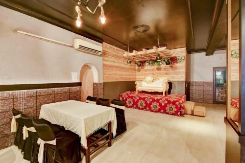 Oyo 15742 Hotel Ashoka