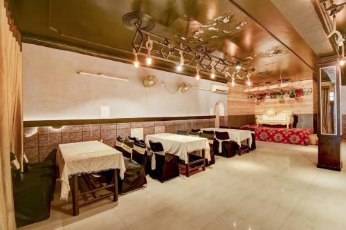 Oyo 15742 Hotel Ashoka